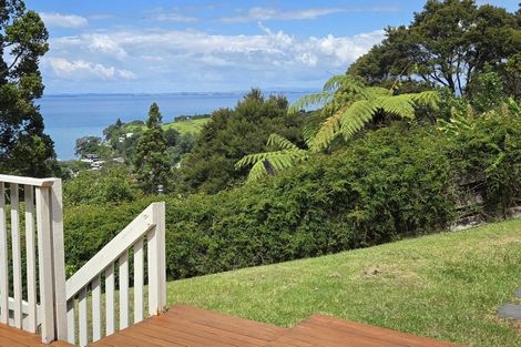 Photo of property in 98 Wade River Road, Stanmore Bay, Whangaparaoa, 0932