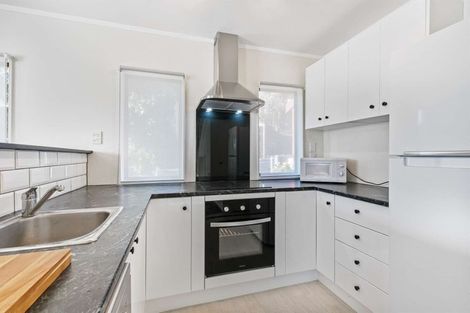 Photo of property in 2/133b Manuka Road, Bayview, Auckland, 0629