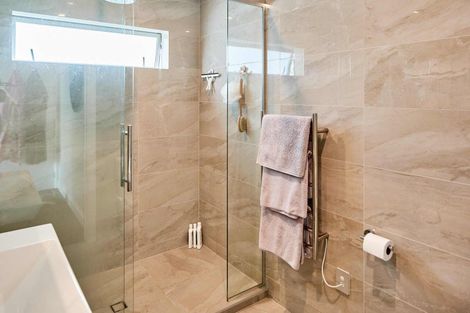 Photo of property in 10 Madeira Close, Whitby, Porirua, 5024