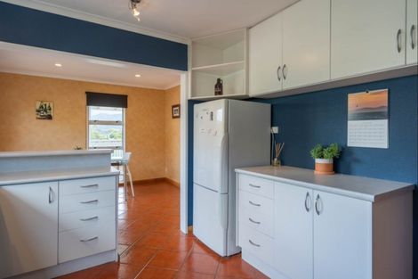 Photo of property in 14 Hollis Road, Paraparaumu Beach, Paraparaumu, 5032