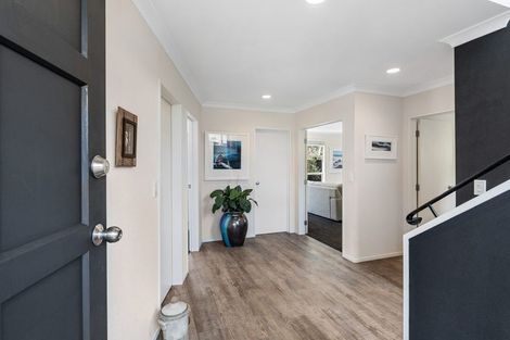 Photo of property in 17 Eaglemont Drive, East Tamaki Heights, Auckland, 2016