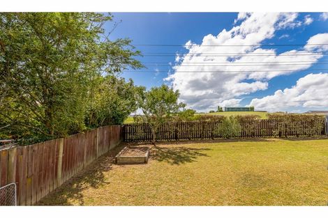 Photo of property in 7 Imperial Place, Henderson, Auckland, 0612