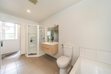 Photo of property in 7 Halewood Grove, Churton Park, Wellington, 6037