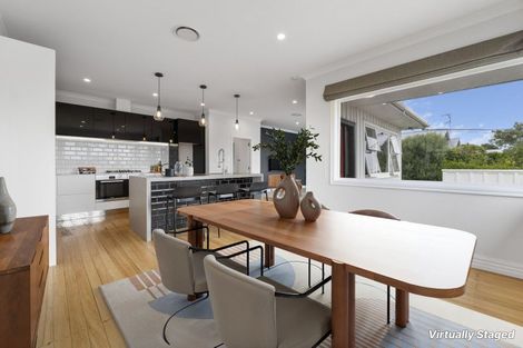 Photo of property in 54 Waiwaka Terrace, Strandon, New Plymouth, 4312