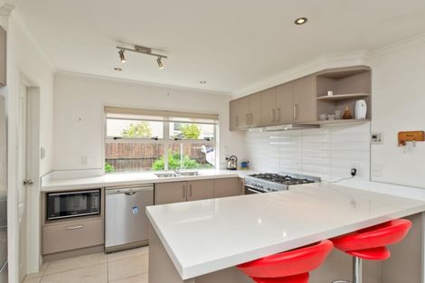 Photo of property in 16 Lake Drive, Karaka, Papakura, 2113