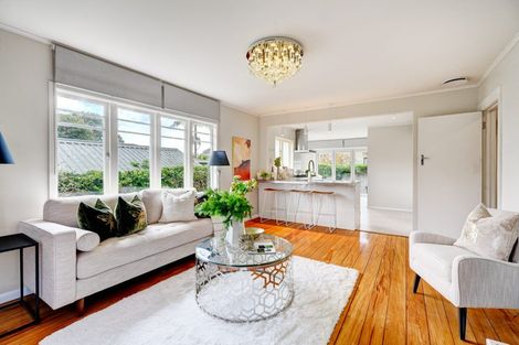 Photo of property in 1/9 Corrella Road, Belmont, Auckland, 0622