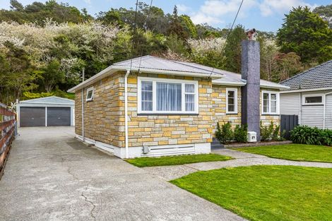 Photo of property in 18 Dover Road, Wainuiomata, Lower Hutt, 5014