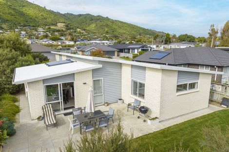 Photo of property in 23 Mahia Lane, Waikanae, 5036
