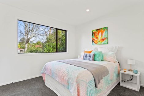 Photo of property in 11 Meg Lane, Glen Eden, Auckland, 0602