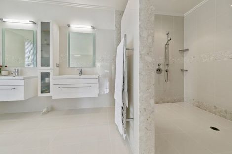 Photo of property in 7 Burgundy Park Avenue, Henderson, Auckland, 0612