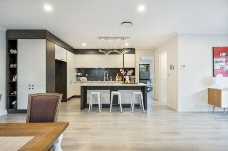 Photo of property in 11 Bunbeg Crescent, Flat Bush, Auckland, 2019