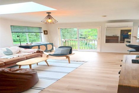 Photo of property in 8 Limmer Place, Browns Bay, Auckland, 0632