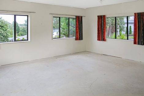 Photo of property in 8 Ruapehu Drive, Fitzherbert, Palmerston North, 4410