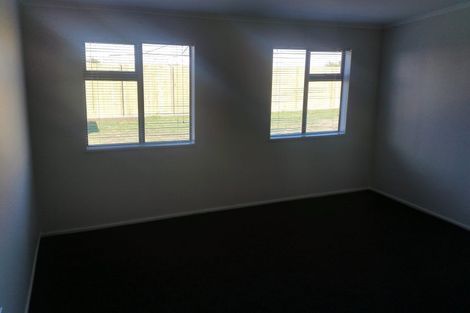 Photo of property in 60 Hillcrest Drive, Kelvin Grove, Palmerston North, 4414