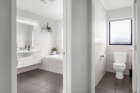 Photo of property in 8 Westvale Lane, Te Kowhai, Hamilton, 3288