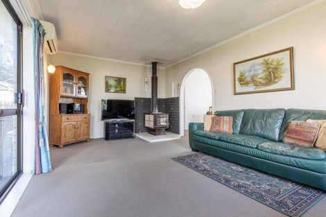 Photo of property in 4 Leeton Drive, Waipukurau, 4200