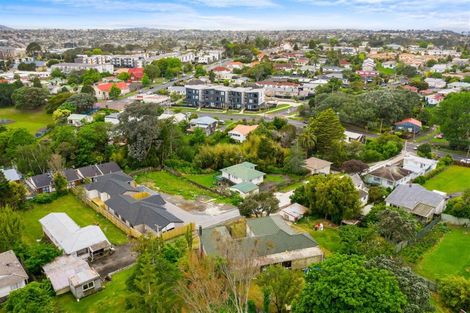 Photo of property in 25 Hutchinson Avenue, New Lynn, Auckland, 0600