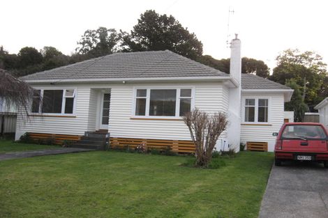 Photo of property in 18 Lees Grove, Wainuiomata, Lower Hutt, 5014