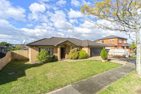 Photo of property in 15 Belcoo Crescent, East Tamaki, Auckland, 2013