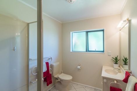 Photo of property in 11 Hurworth Grove, Waikanae, 5036