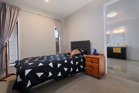 Photo of property in 14 Vantage Place, Omokoroa, 3114