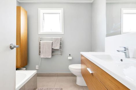 Photo of property in 90 Glendale Road, Glen Eden, Auckland, 0602