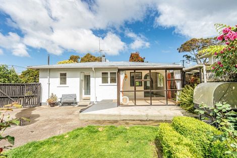Photo of property in 62 Parkes Avenue, Saint Johns Hill, Whanganui, 4501