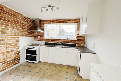 Photo of property in 5 Kilcar Place, Massey, Auckland, 0614