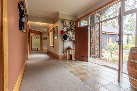 Photo of property in 2383 State Highway 2, Waipukurau, 4200