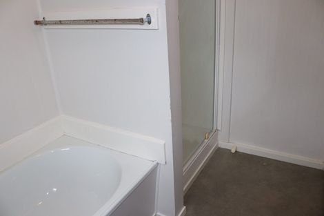 Photo of property in 2/199 Henderson Valley Road, Henderson, Auckland, 0612