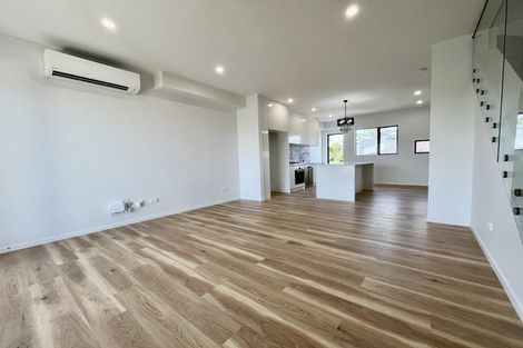 Photo of property in 523b Pakuranga Road, Howick, Auckland, 2010