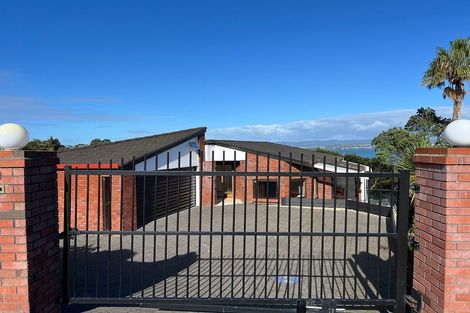 Photo of property in 9 Poaka Place, Beach Haven, Auckland, 0626