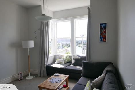 Photo of property in 22 Sugarloaf Road, Brooklyn, Wellington, 6021