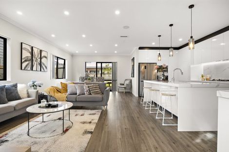 Photo of property in 30 Hikuawa Road, Flat Bush, Auckland, 2019