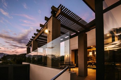 Photo of property in 8b Minaret Ridge, Wanaka, 9305