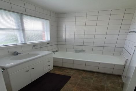 Photo of property in 1 Reid Avenue, Hawera, 4610