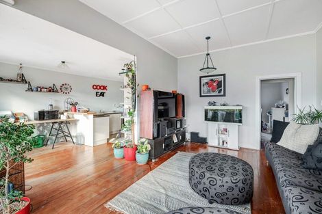Photo of property in 24 Jean Place, Stanmore Bay, Whangaparaoa, 0932