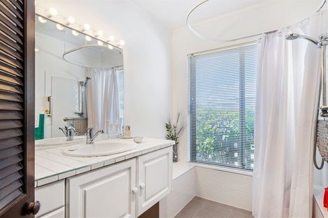 Photo of property in 101 Colwill Road, Massey, Auckland, 0614