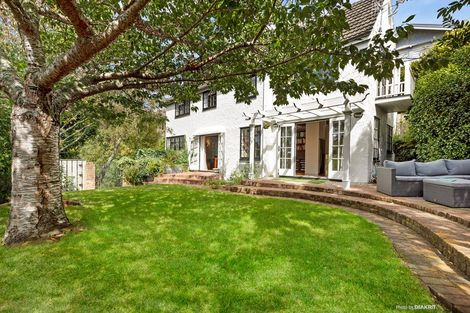 Photo of property in 100 Glenmore Street, Northland, Wellington, 6012