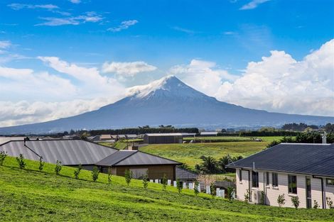 Photo of property in 1 Larlin Heights, Hawera, 4675