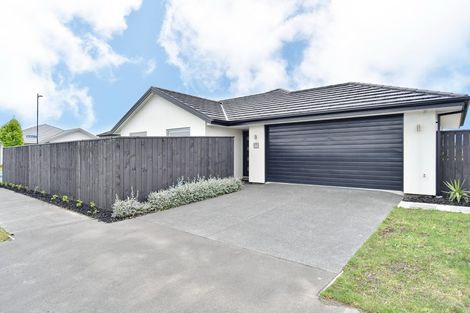 Photo of property in 11 Robalan Close, Halswell, Christchurch, 8025