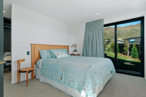 Photo of property in 15 Little Alpha Loop, Wanaka, 9305