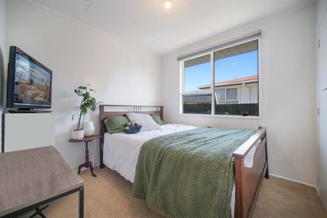 Photo of property in 22 Muir Avenue, Mangere Bridge, Auckland, 2022