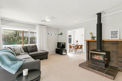 Photo of property in 21 Mexted Terrace, Tawa, Wellington, 5028
