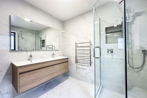 Photo of property in 23b West Harbour Drive, West Harbour, Auckland, 0618