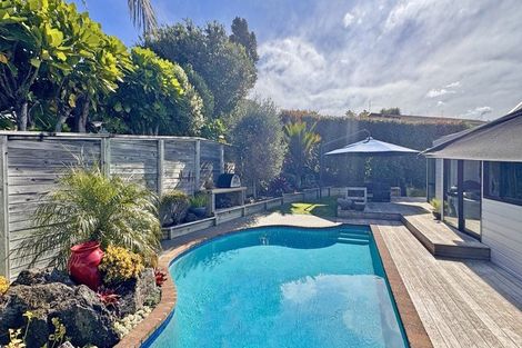 Photo of property in 15 Harper Street, Chatswood, Auckland, 0626