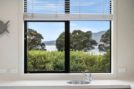 Photo of property in 16 Fred Carr Place, One Tree Point, 0118