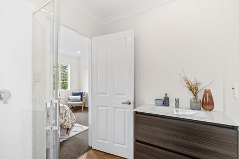 Photo of property in 14 Olliver Grove, Waikanae Beach, Waikanae, 5036