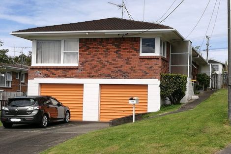 Photo of property in 2/18 Anne Road, Hillcrest, Auckland, 0627