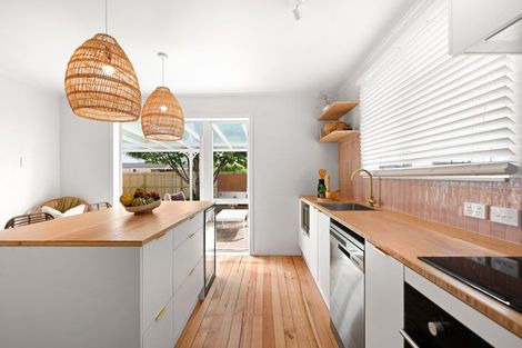 Photo of property in 182 Ngatai Road, Otumoetai, Tauranga, 3110